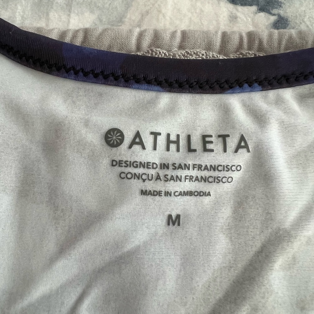 Athleta Point Break Rash Guard (M) - Picture 2 of 2